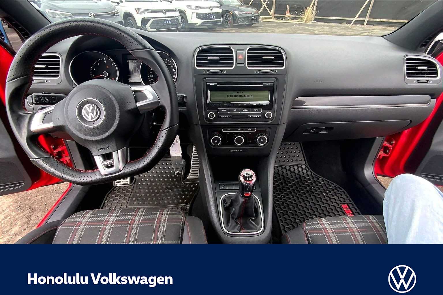 Thumbnail: 2011 Volkswagen Golf - 10