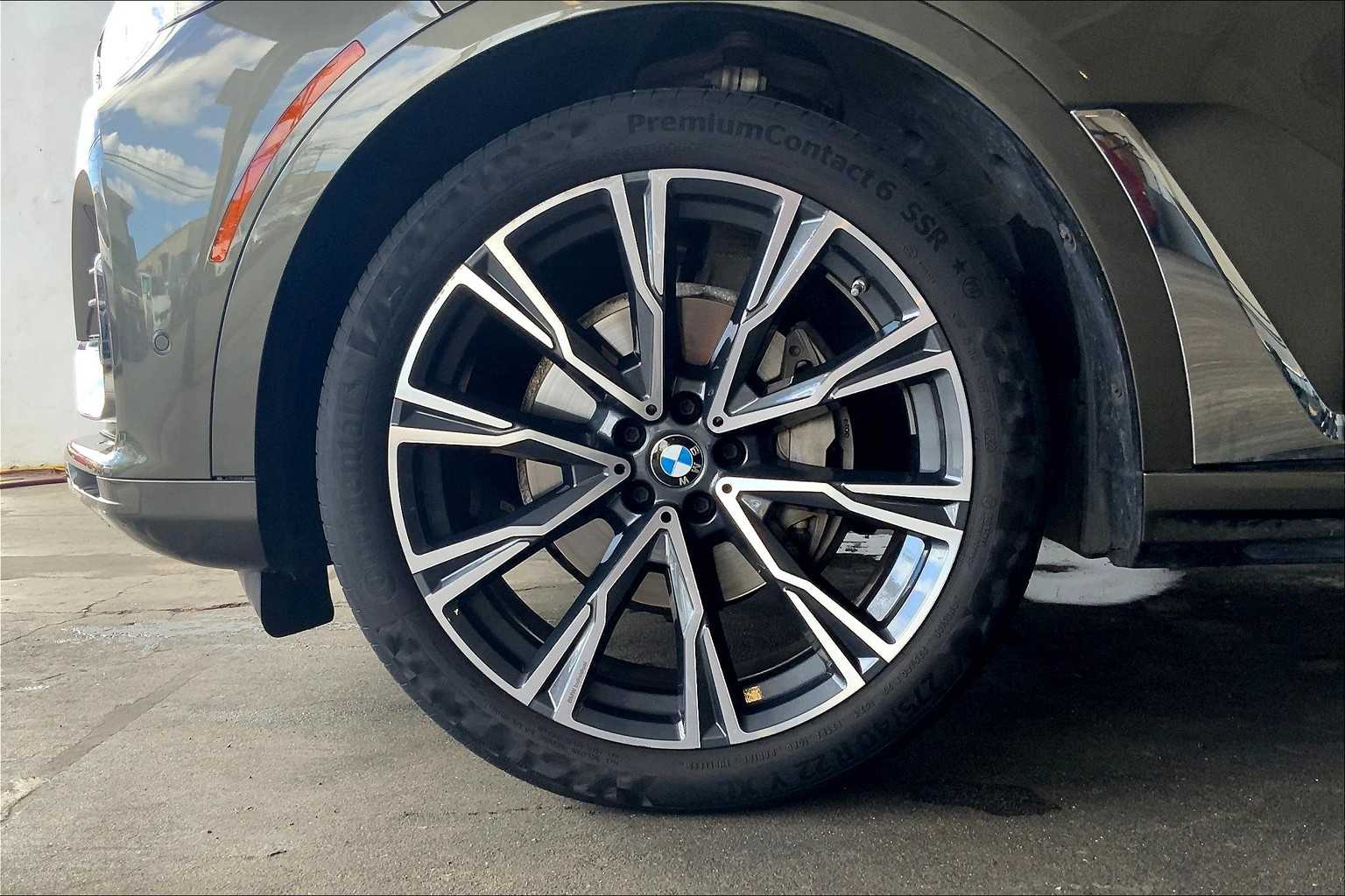 2022 BMW X7 xDrive40i 8