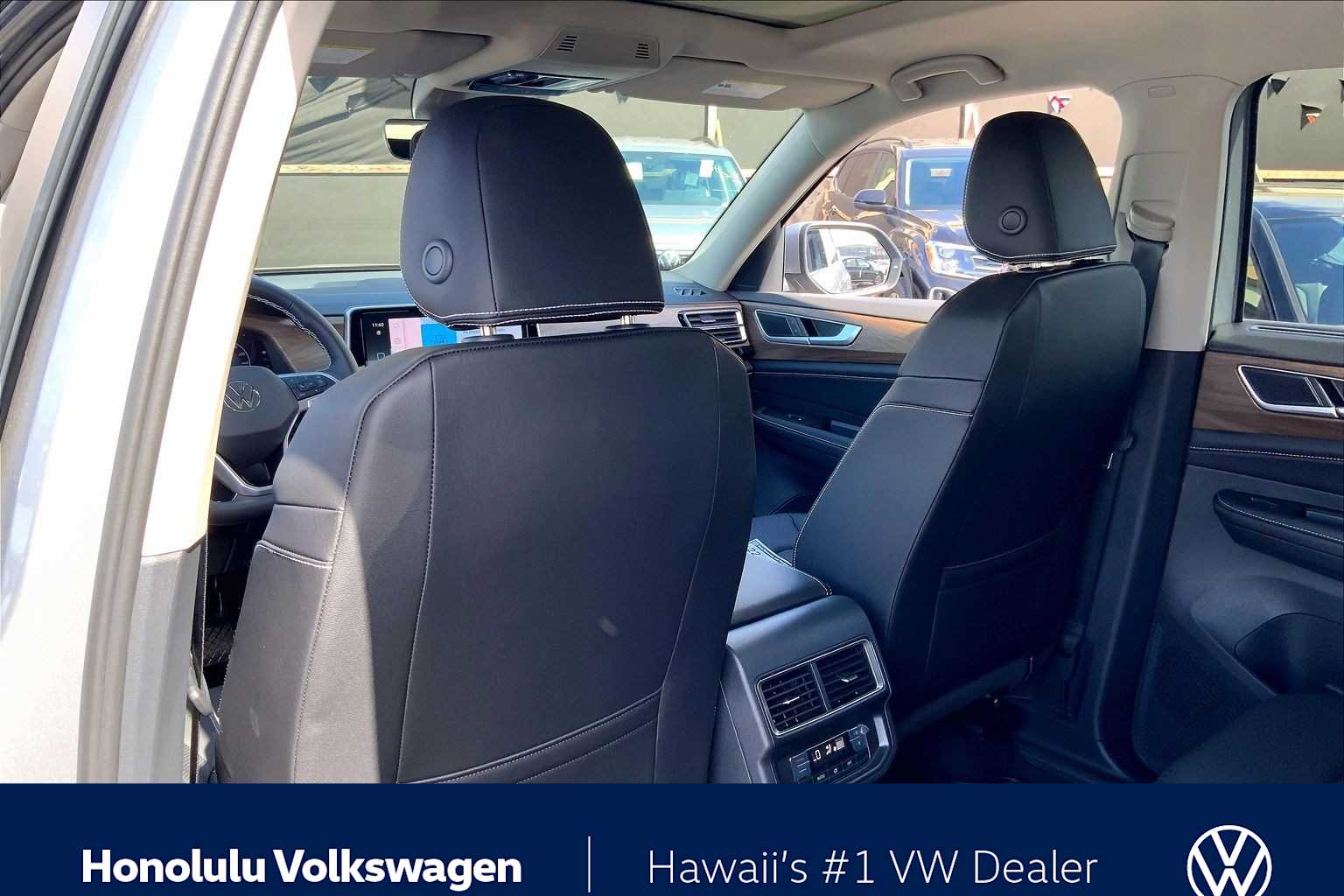 Thumbnail: 2026 Volkswagen Atlas - 12