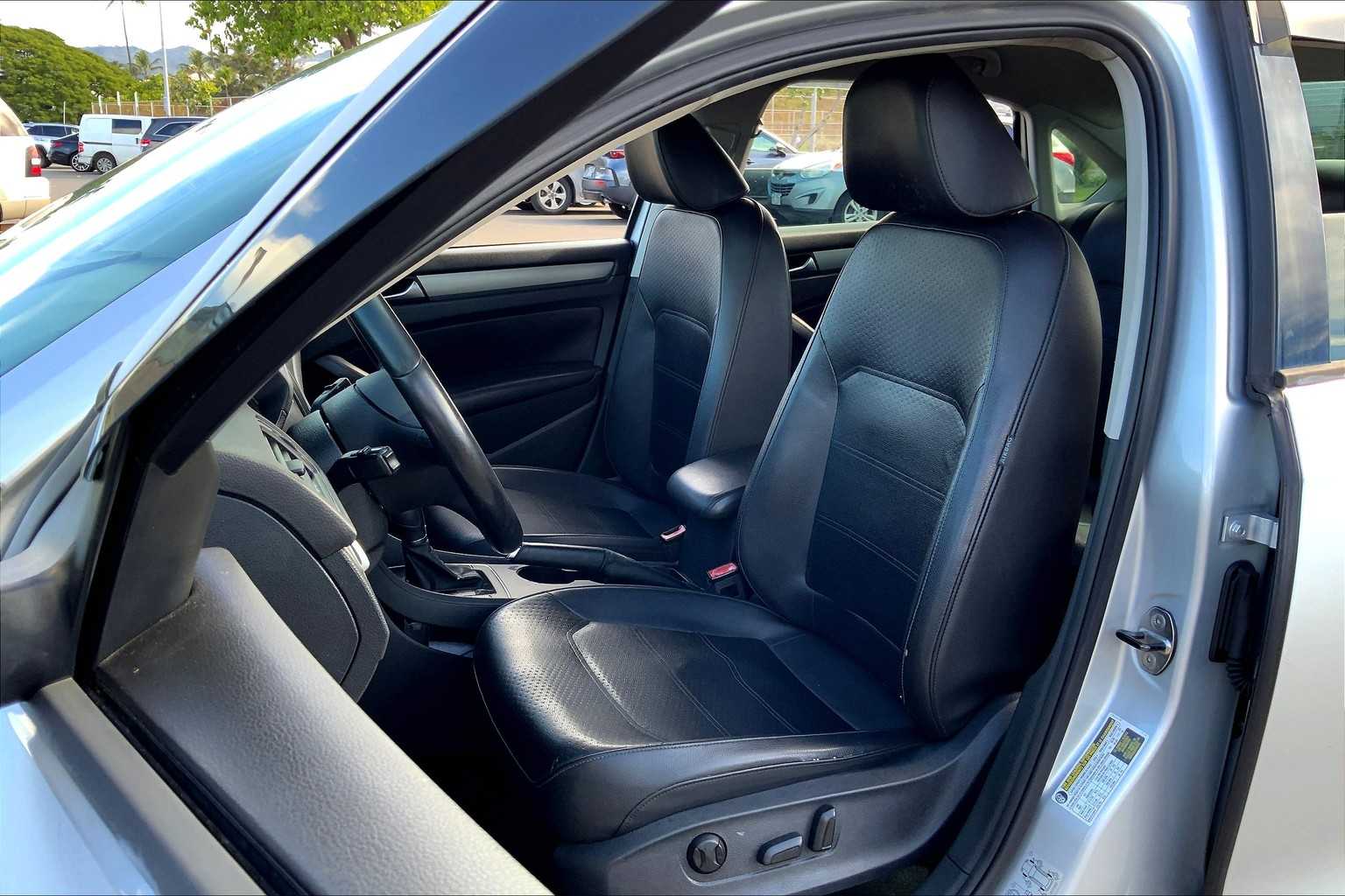 Thumbnail: 2014 Volkswagen Passat - 10
