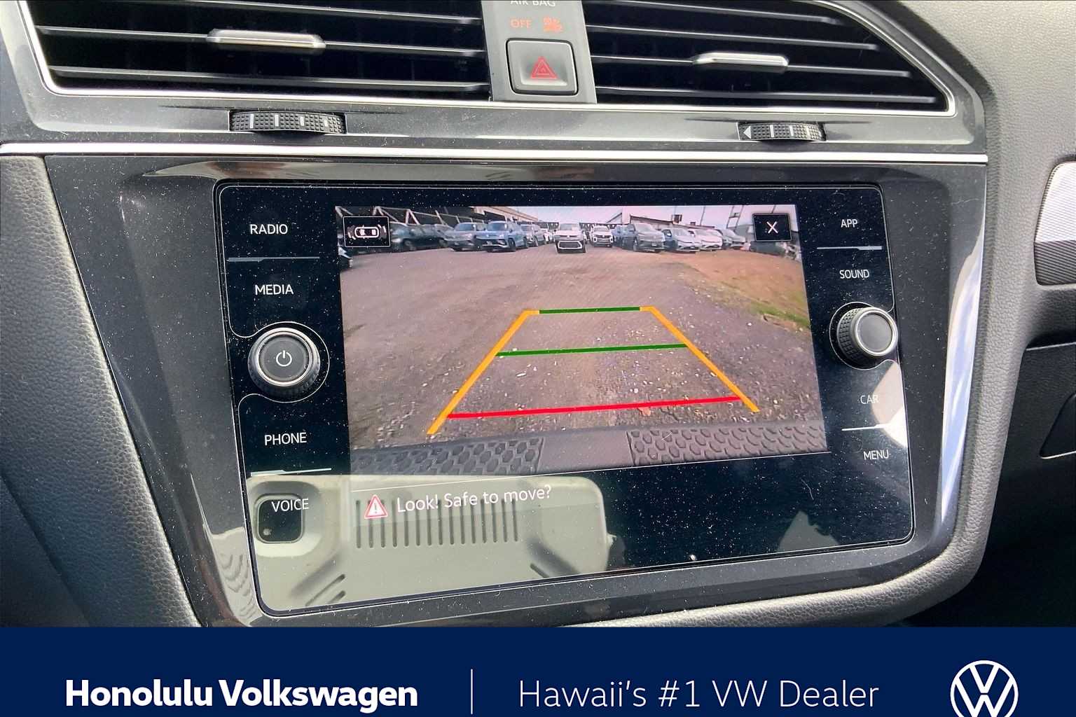 Thumbnail: 2022 Volkswagen Tiguan - 25