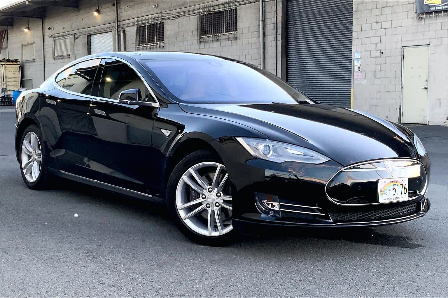 Thumbnail: 2015 Tesla Model S - 21