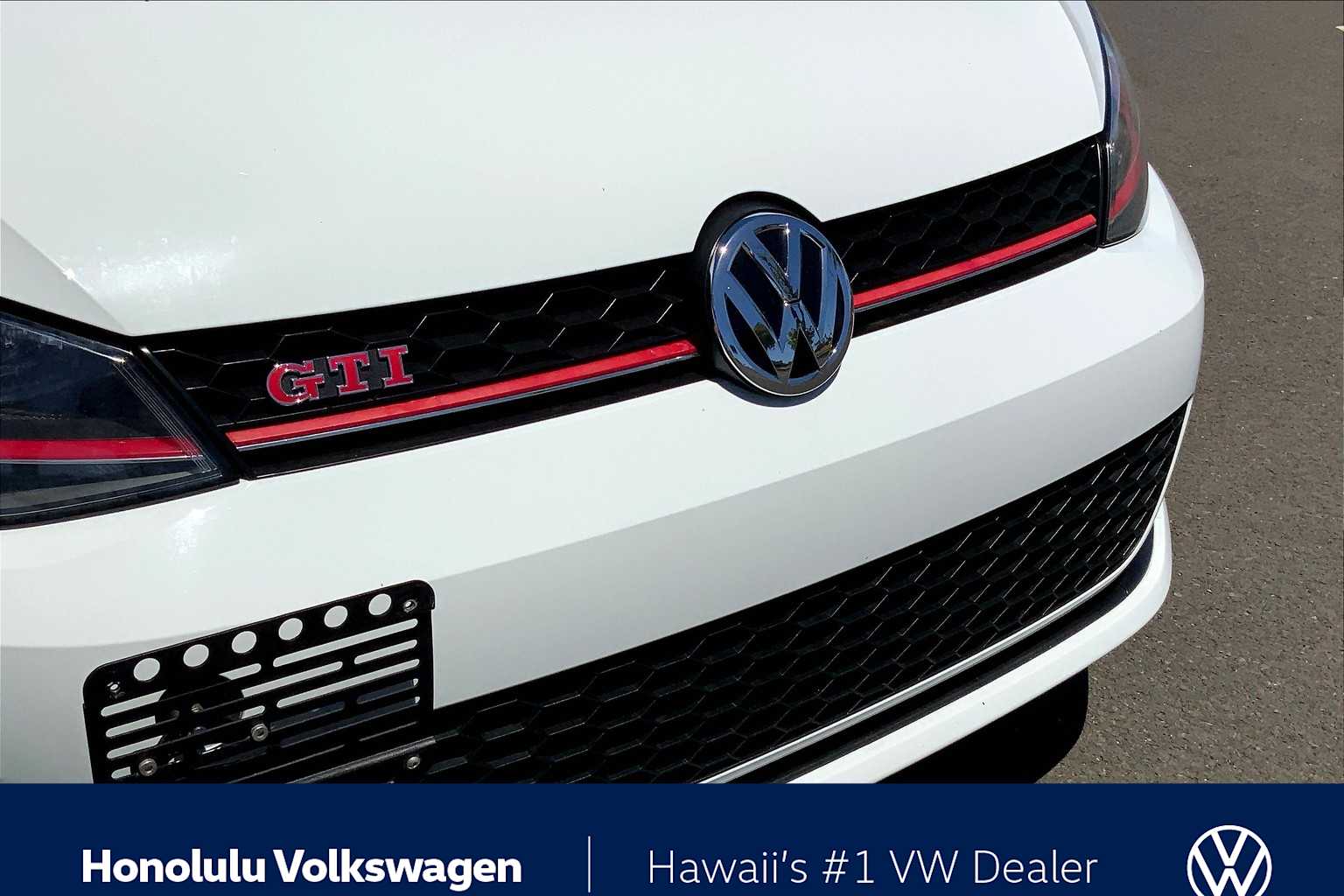 Thumbnail: 2017 Volkswagen Golf - 32