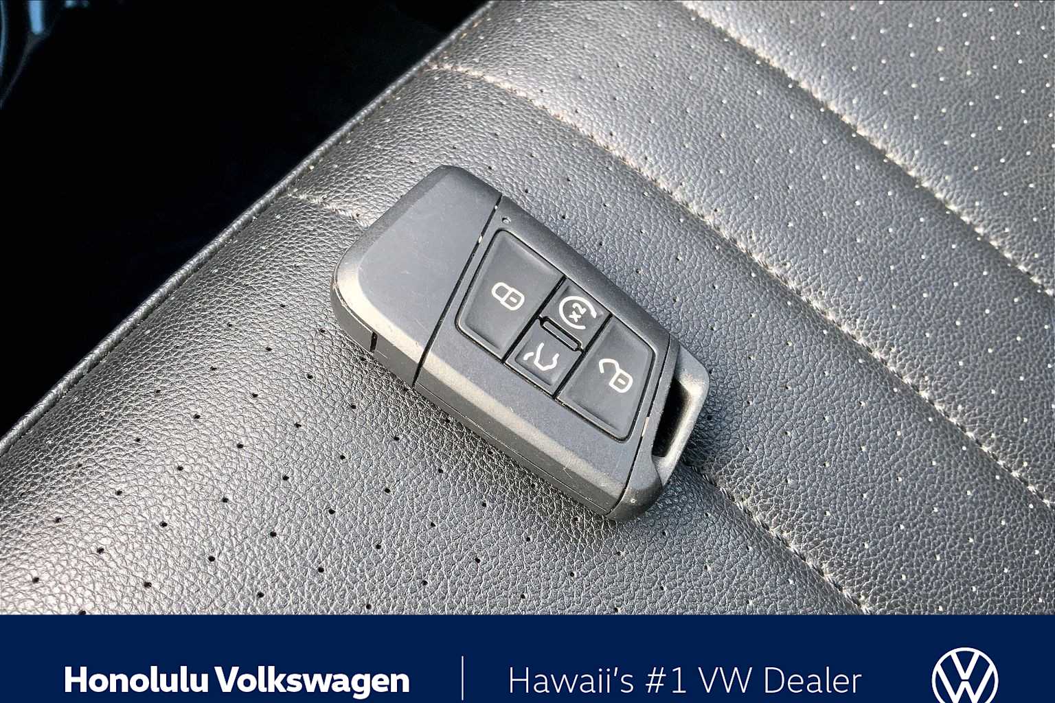 Thumbnail: 2022 Volkswagen Tiguan - 18