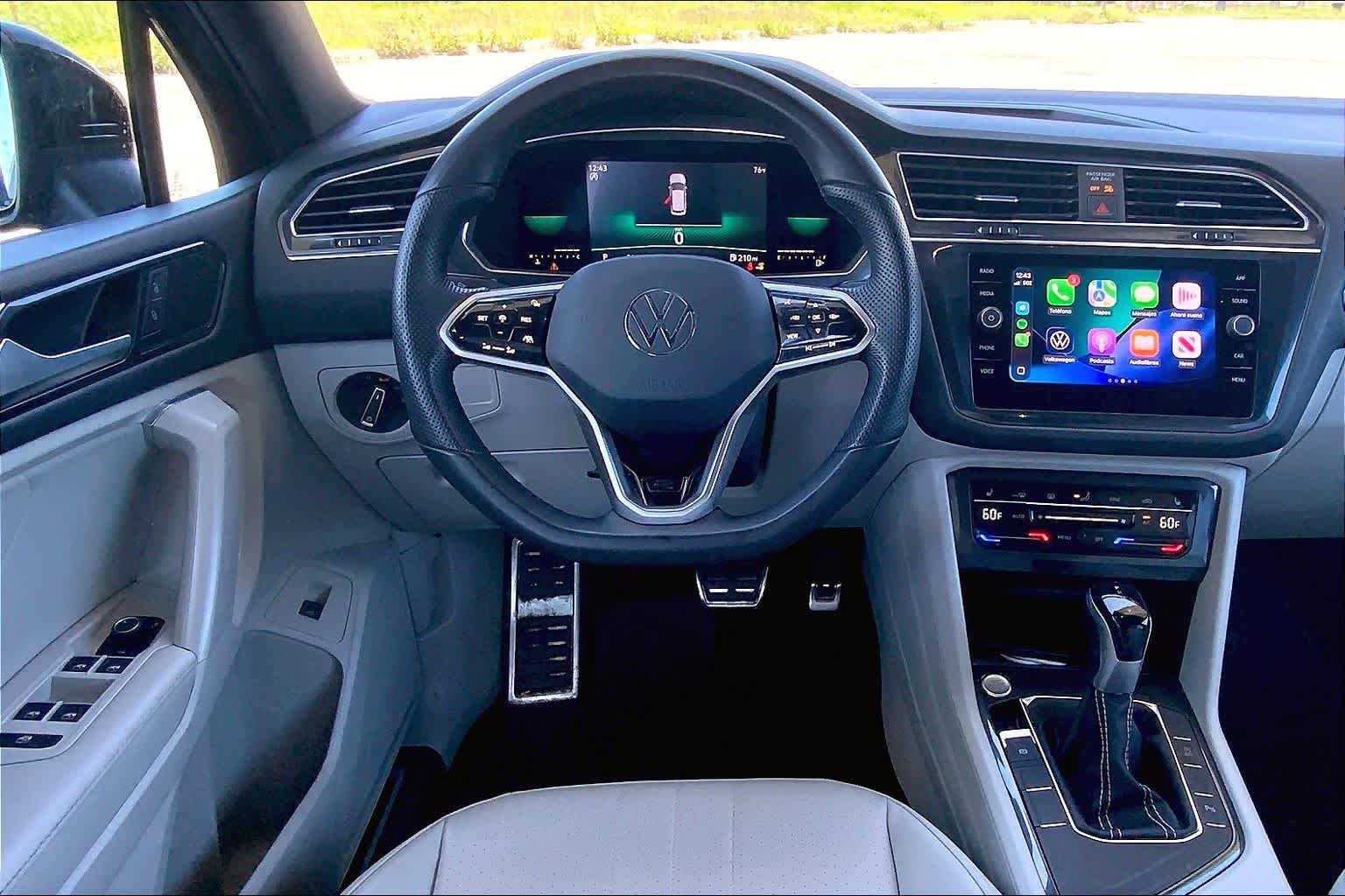 Thumbnail: 2022 Volkswagen Tiguan - 14