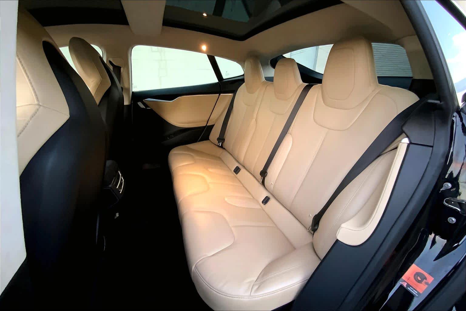 Thumbnail: 2015 Tesla Model S - 29