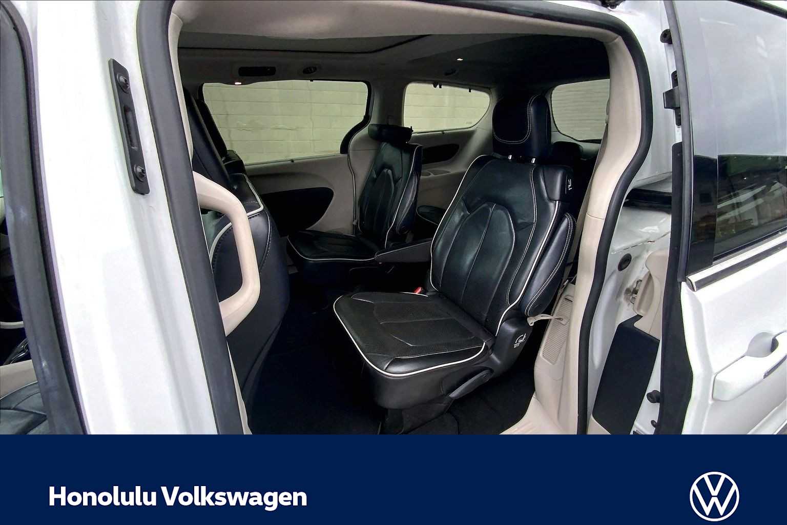 Thumbnail: 2022 Chrysler Pacifica - 28