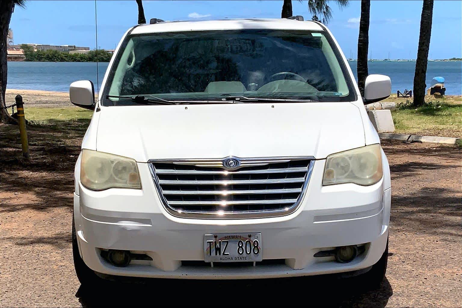 Thumbnail: 2009 Chrysler Town & Country - 6