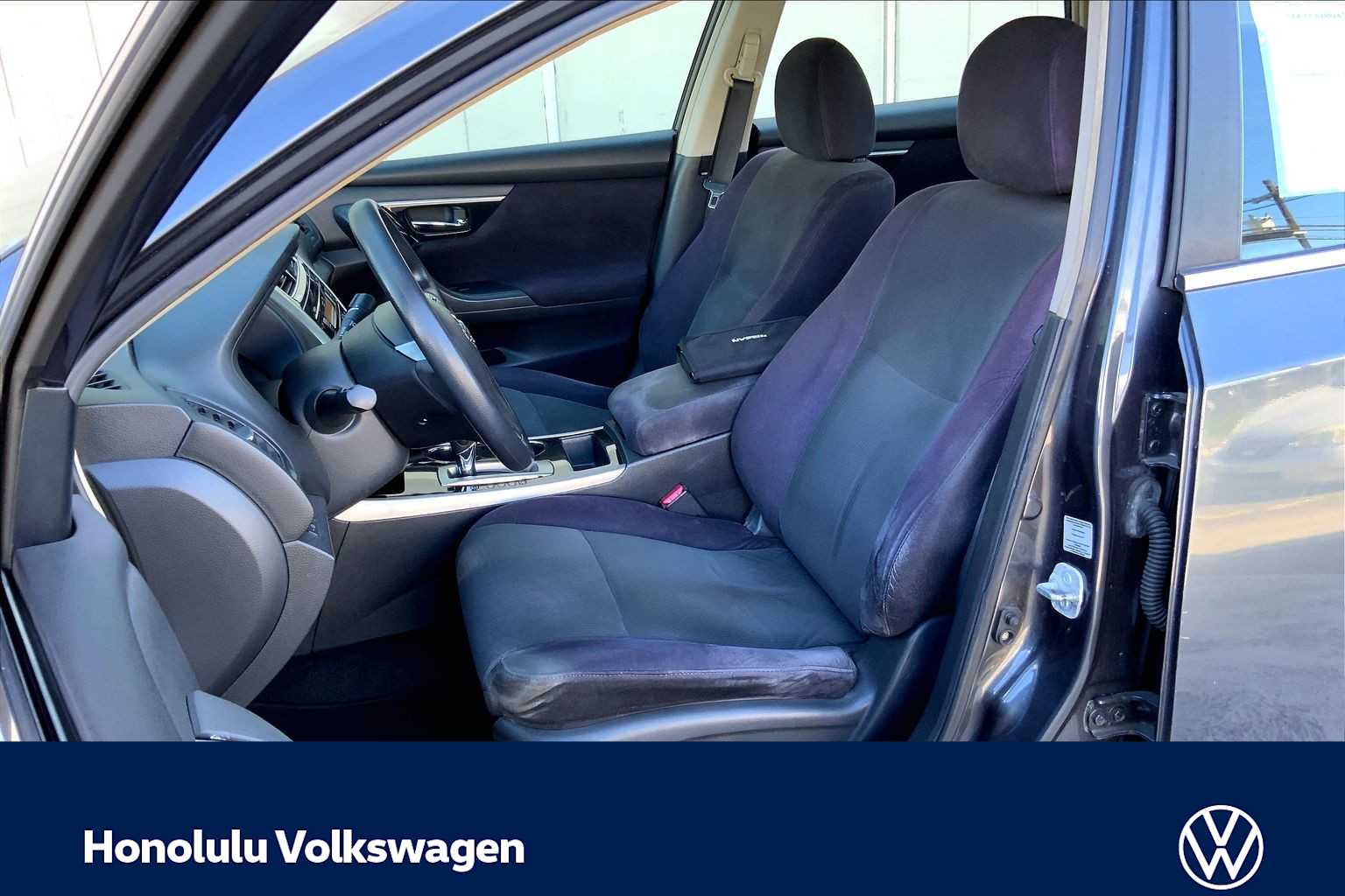 Thumbnail: 2013 Nissan Altima - 10