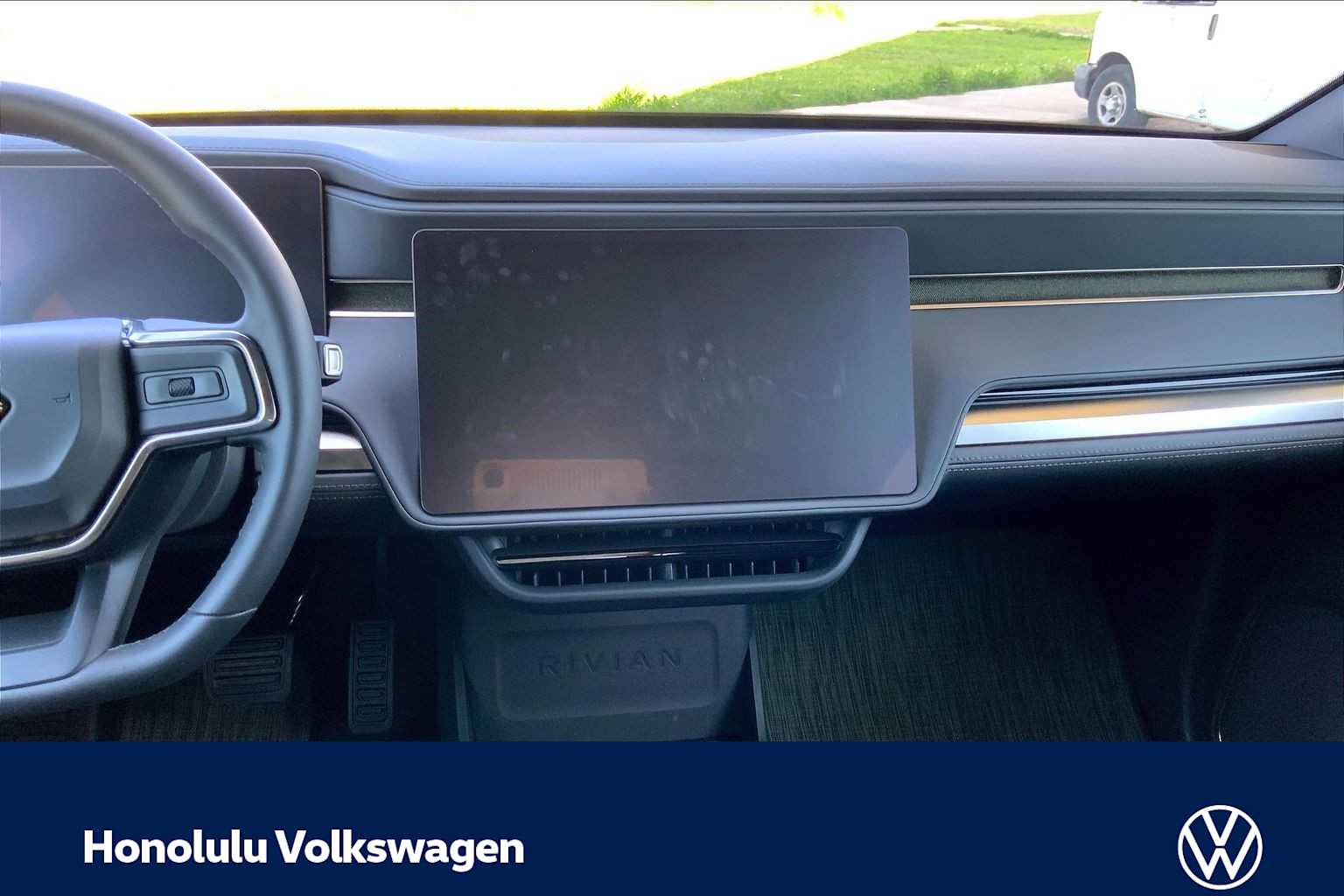 Thumbnail: 2026 Rivian R1T - 15