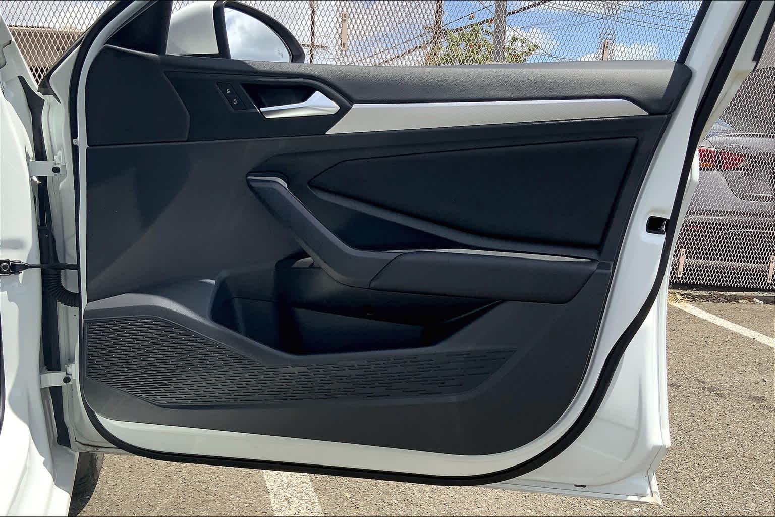 Thumbnail: 2019 Volkswagen Jetta - 28