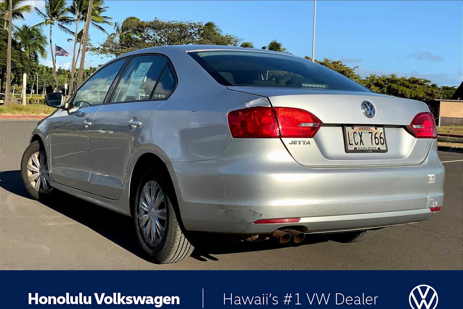 Thumbnail: 2013 Volkswagen Jetta - 4