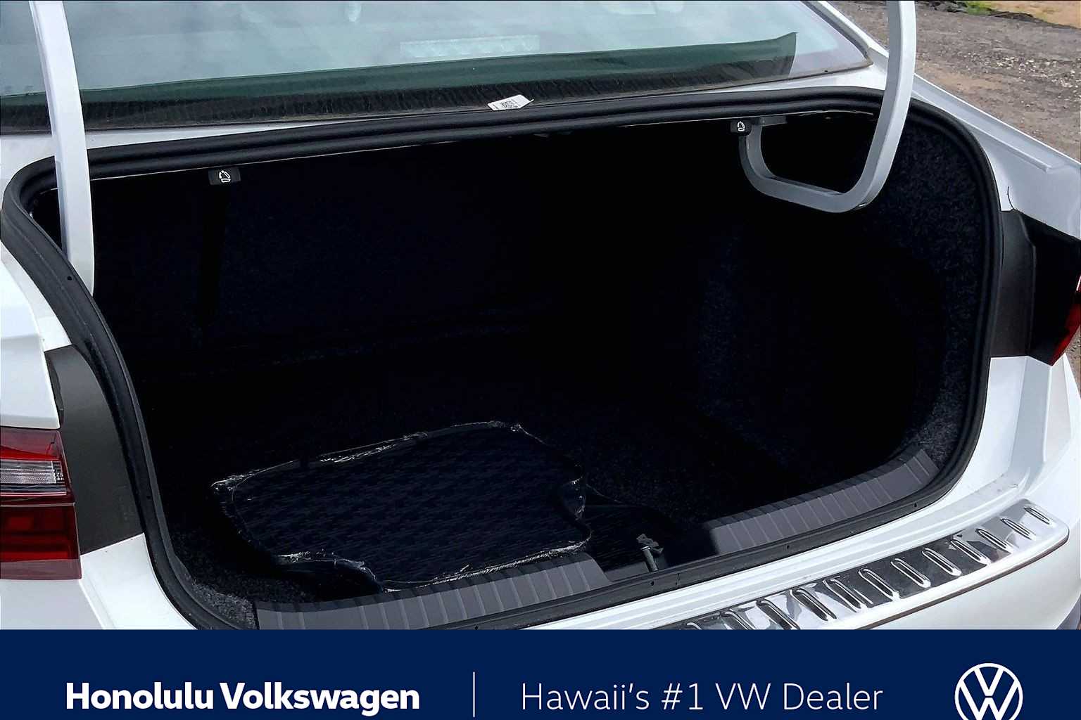 Thumbnail: 2026 Volkswagen Jetta - 19