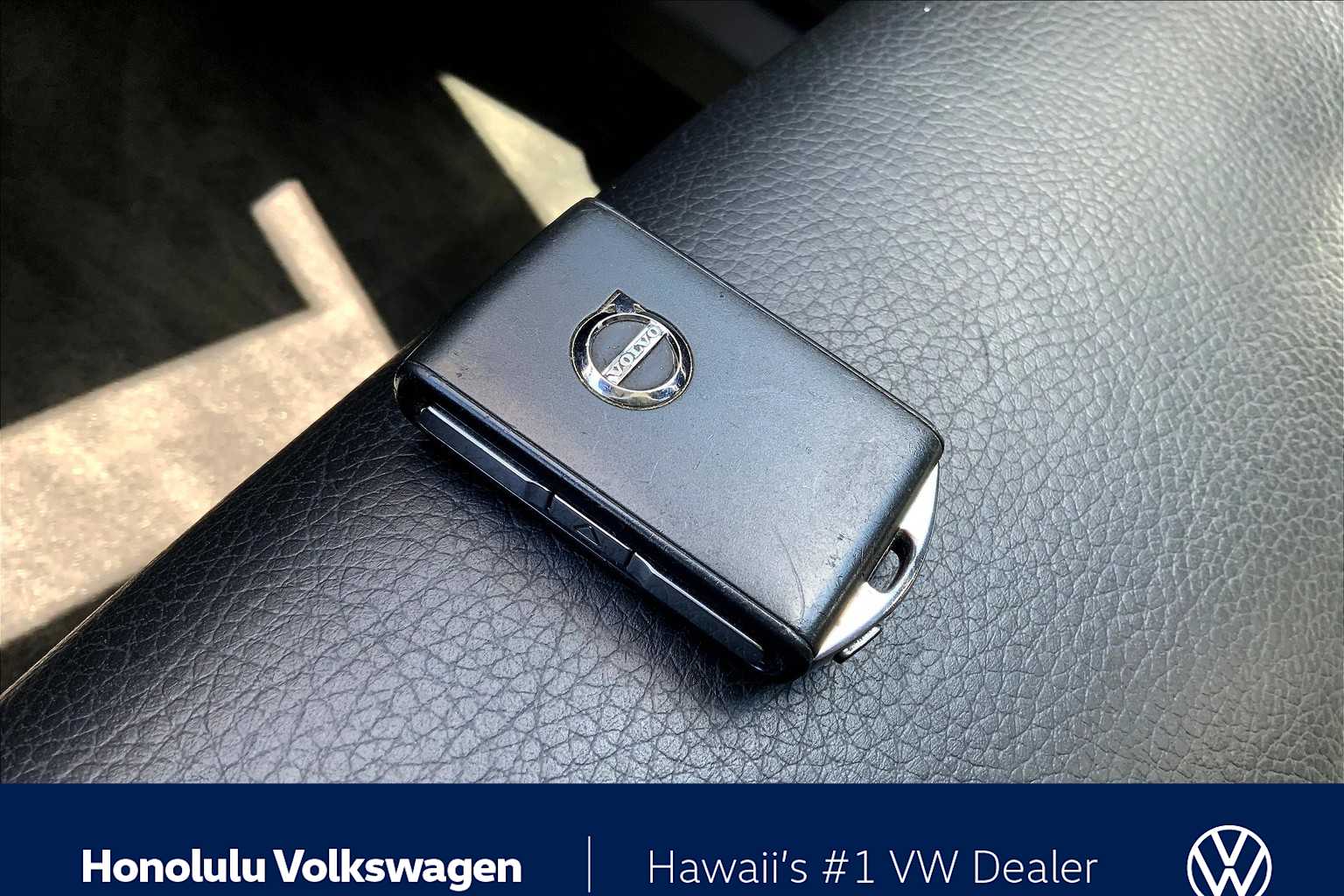 Thumbnail: 2018 Volvo XC60 - 18