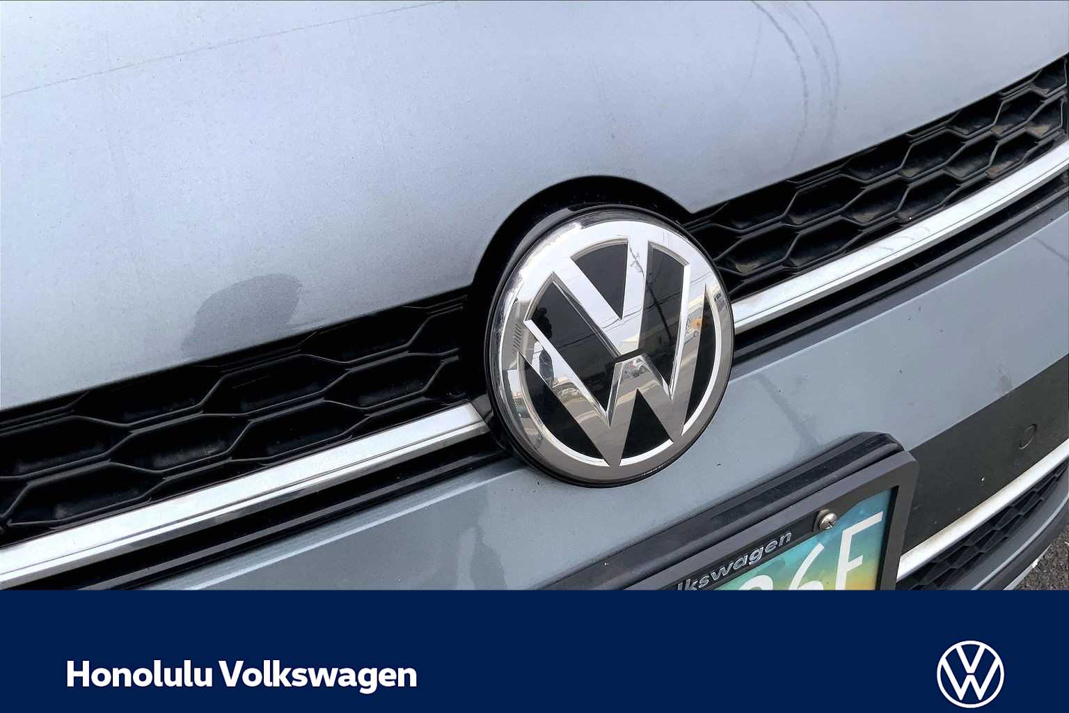 Thumbnail: 2019 Volkswagen Golf - 32