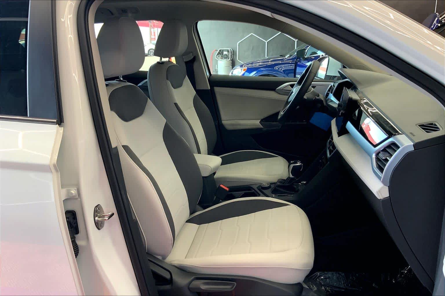 Thumbnail: 2026 Volkswagen Taos - 14