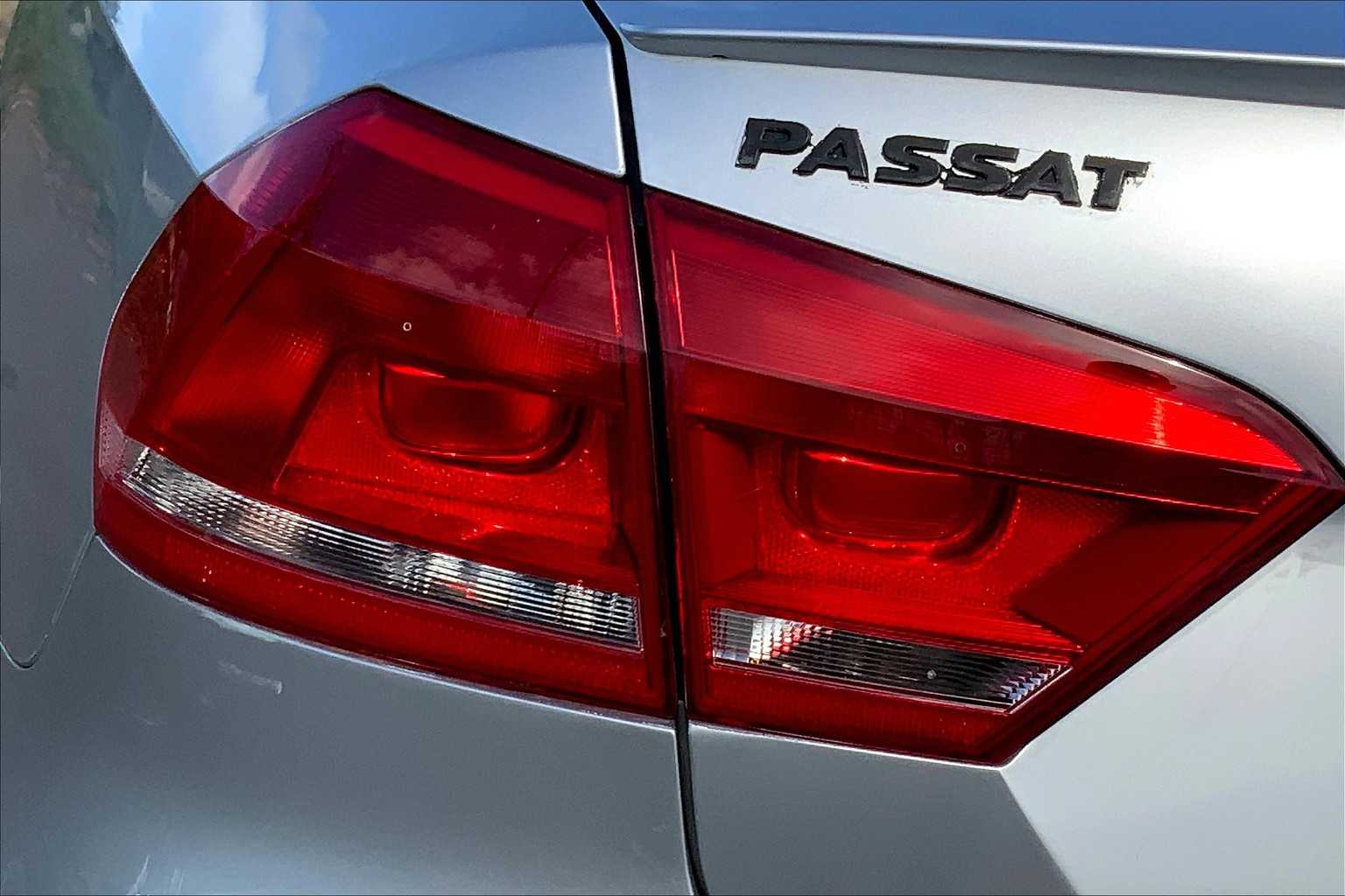 Thumbnail: 2014 Volkswagen Passat - 31