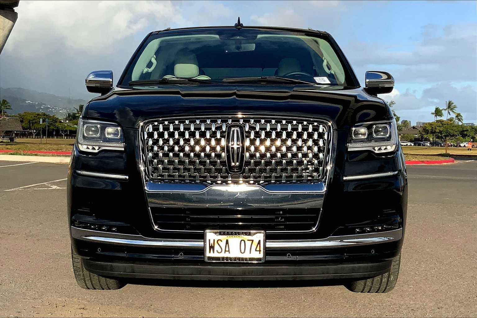 Thumbnail: 2022 Lincoln Navigator - 6