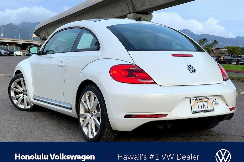 Used 2014 Volkswagen Beetle 1.8T w/Premium/PZEV Hatchback