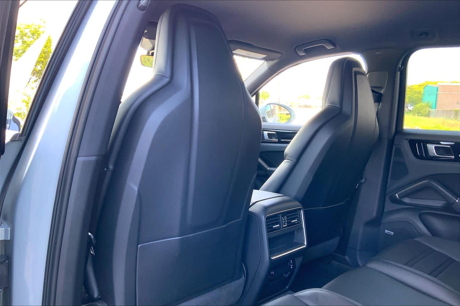 Thumbnail: 2020 Porsche Cayenne - 12