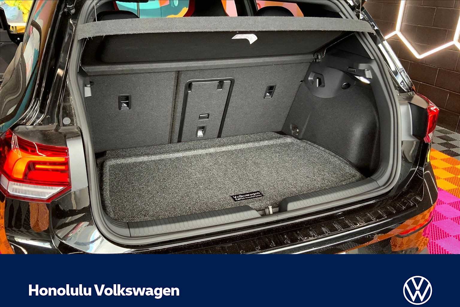 Thumbnail: 2026 Volkswagen Golf - 19