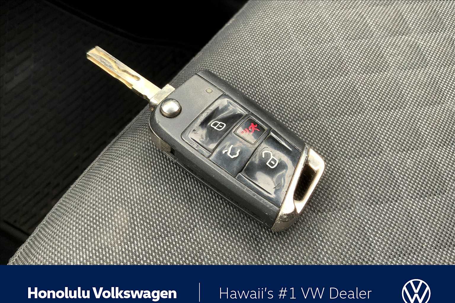 Thumbnail: 2021 Volkswagen Tiguan - 18