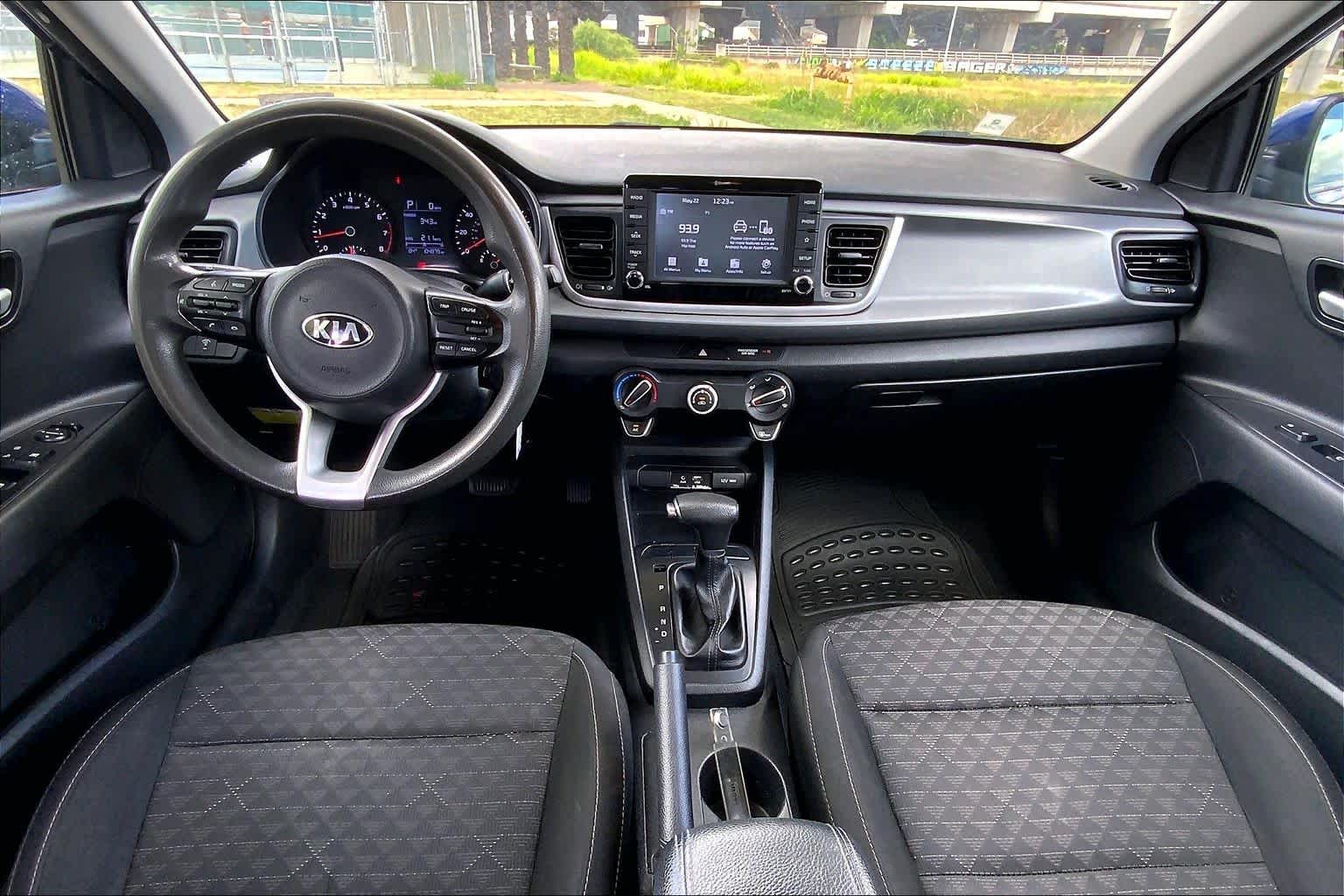 Thumbnail: 2020 Kia Rio - 10