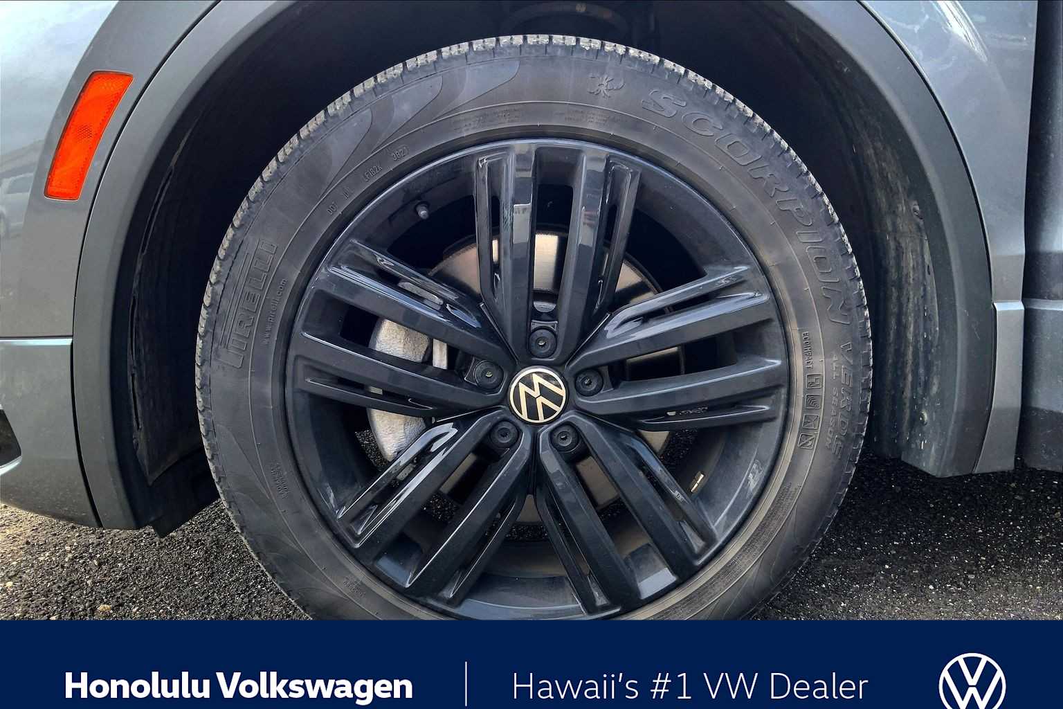 Thumbnail: 2022 Volkswagen Tiguan - 8