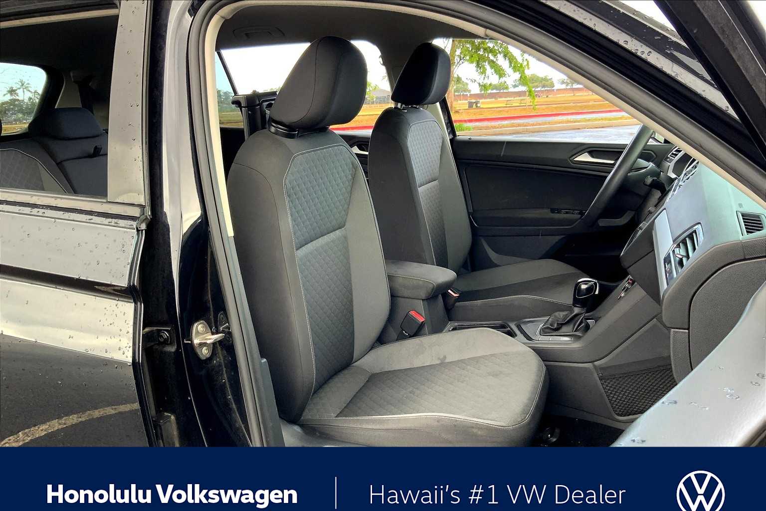 Thumbnail: 2021 Volkswagen Tiguan - 12