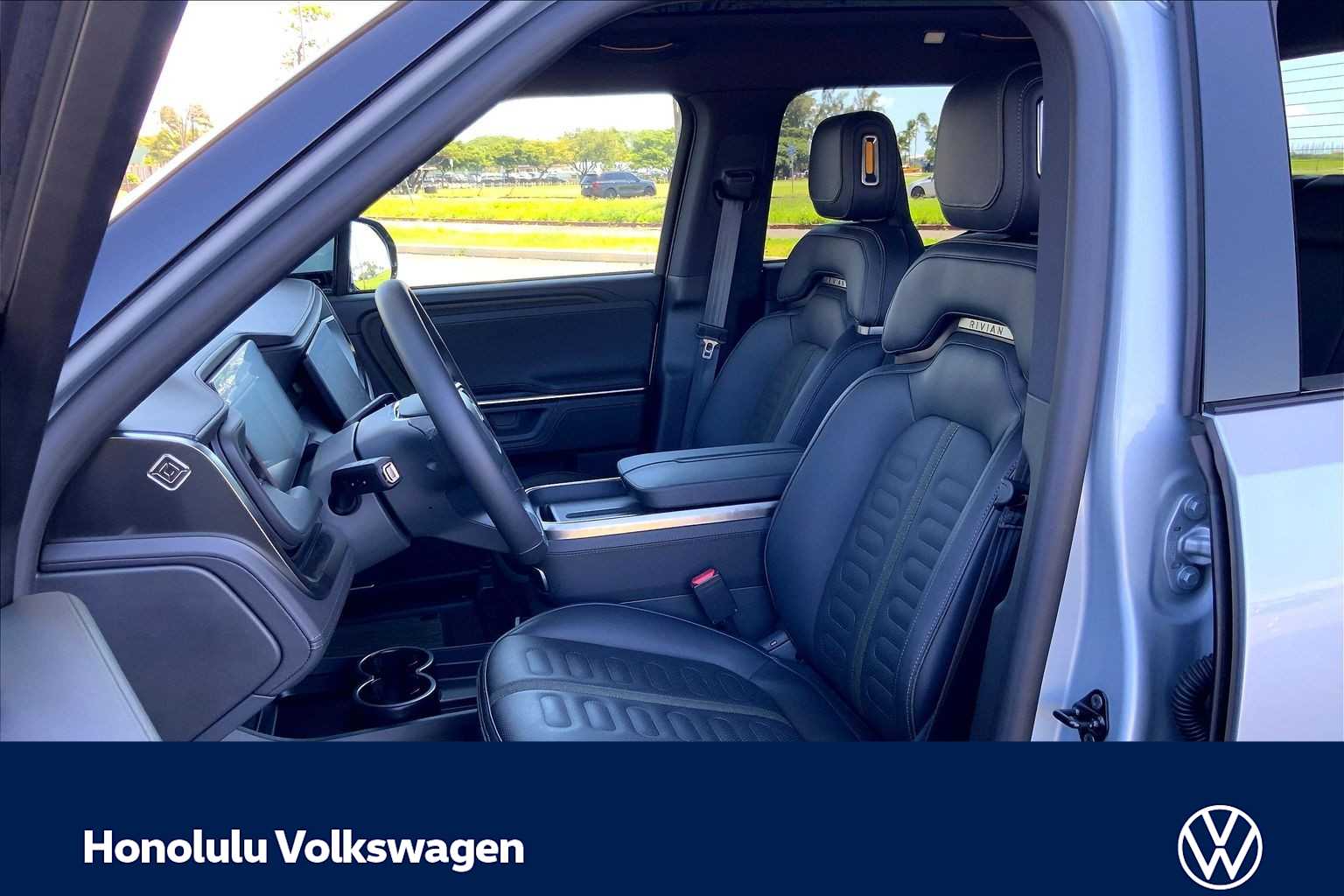 Thumbnail: 2026 Rivian R1T - 11