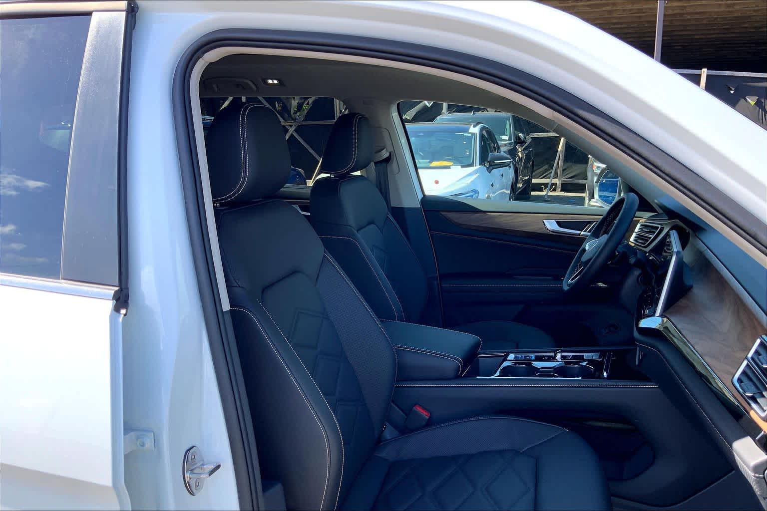 Thumbnail: 2026 Volkswagen Atlas - 14