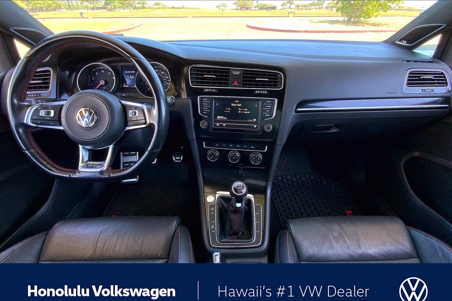 Thumbnail: 2017 Volkswagen Golf - 9