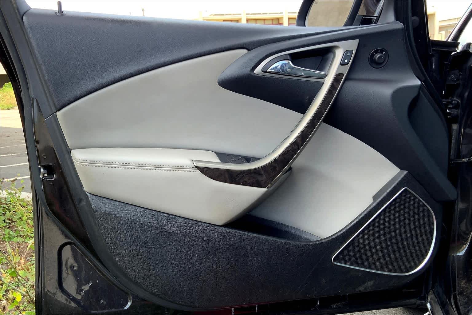 Thumbnail: 2016 Buick Verano - 26