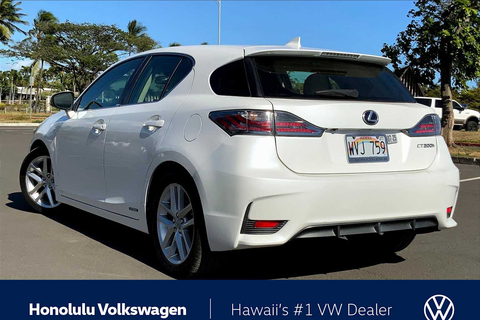 2014 Lexus CT 200h photo 2