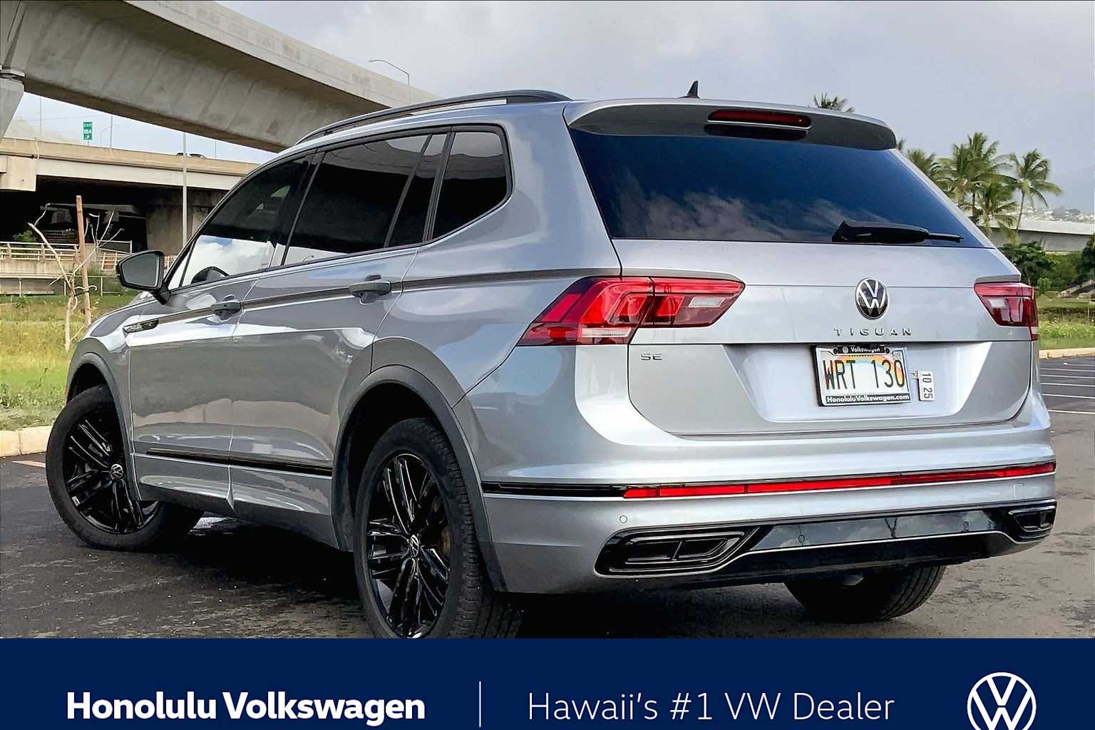 Thumbnail: 2022 Volkswagen Tiguan - 4