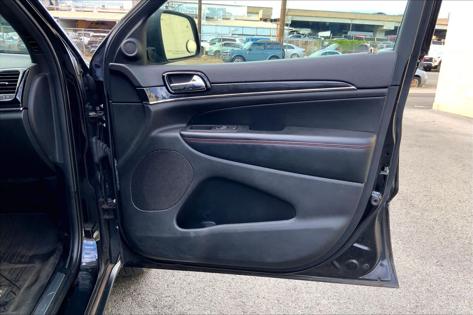 Thumbnail: 2020 Jeep Grand Cherokee - 28