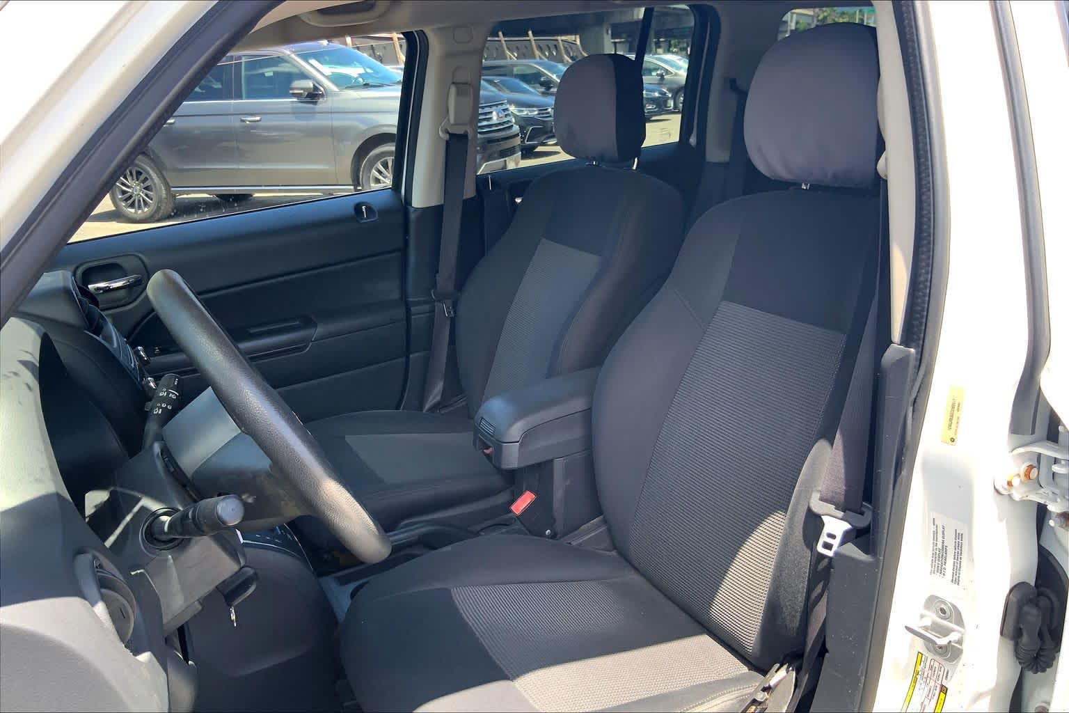 Thumbnail: 2012 Jeep Patriot - 11