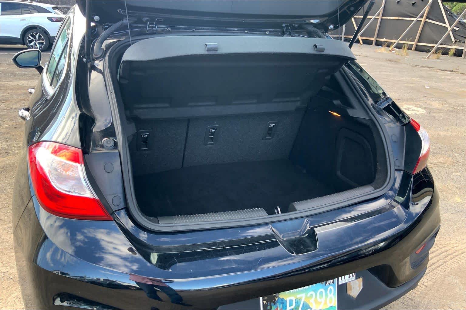 Thumbnail: 2017 Chevrolet Cruze - 17