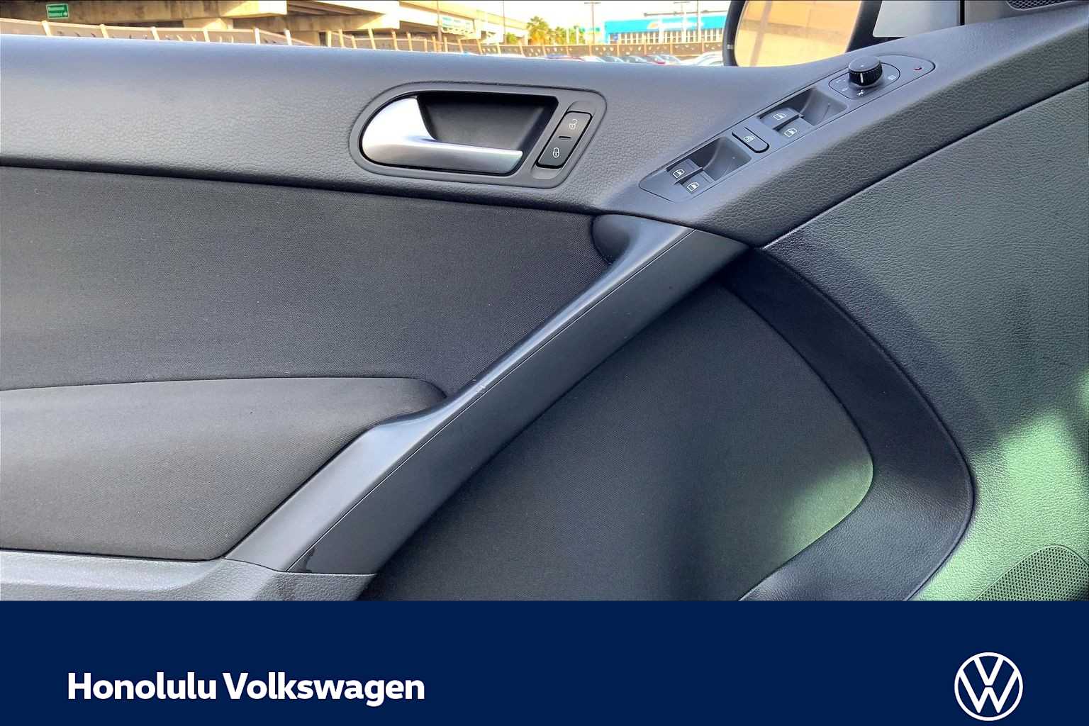 Thumbnail: 2013 Volkswagen Tiguan - 25