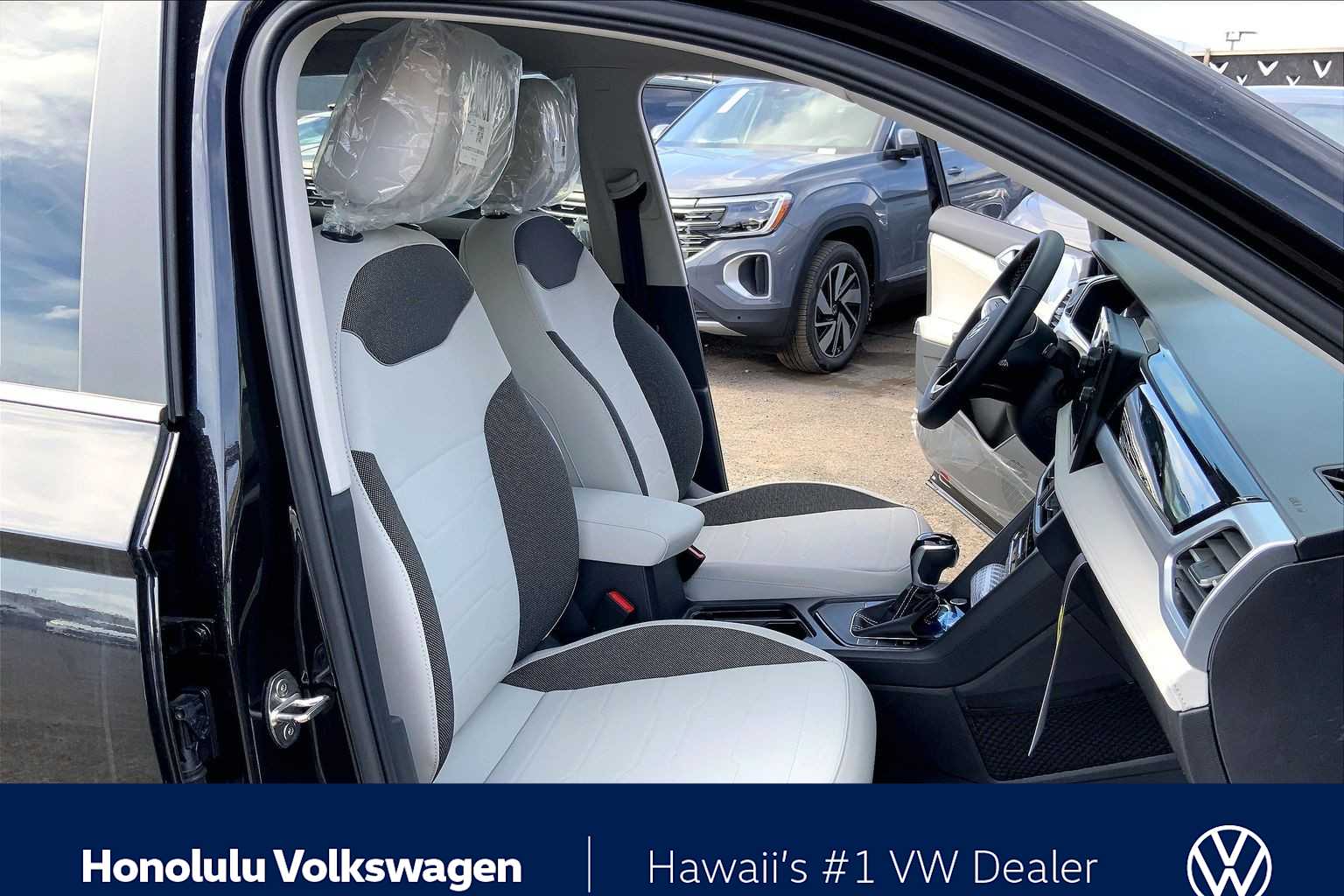 Thumbnail: 2025 Volkswagen Taos - 14