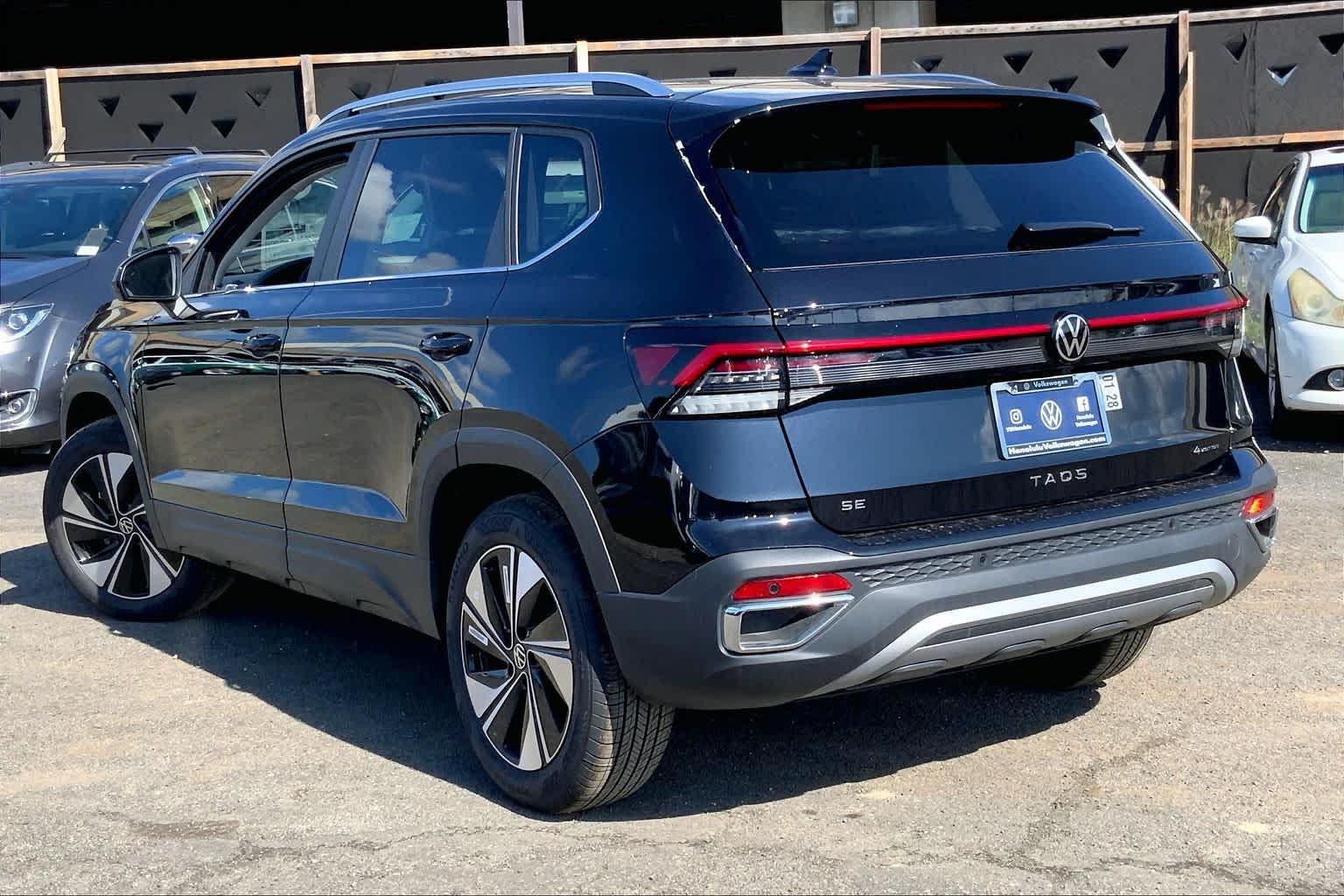 Thumbnail: 2026 Volkswagen Taos - 4