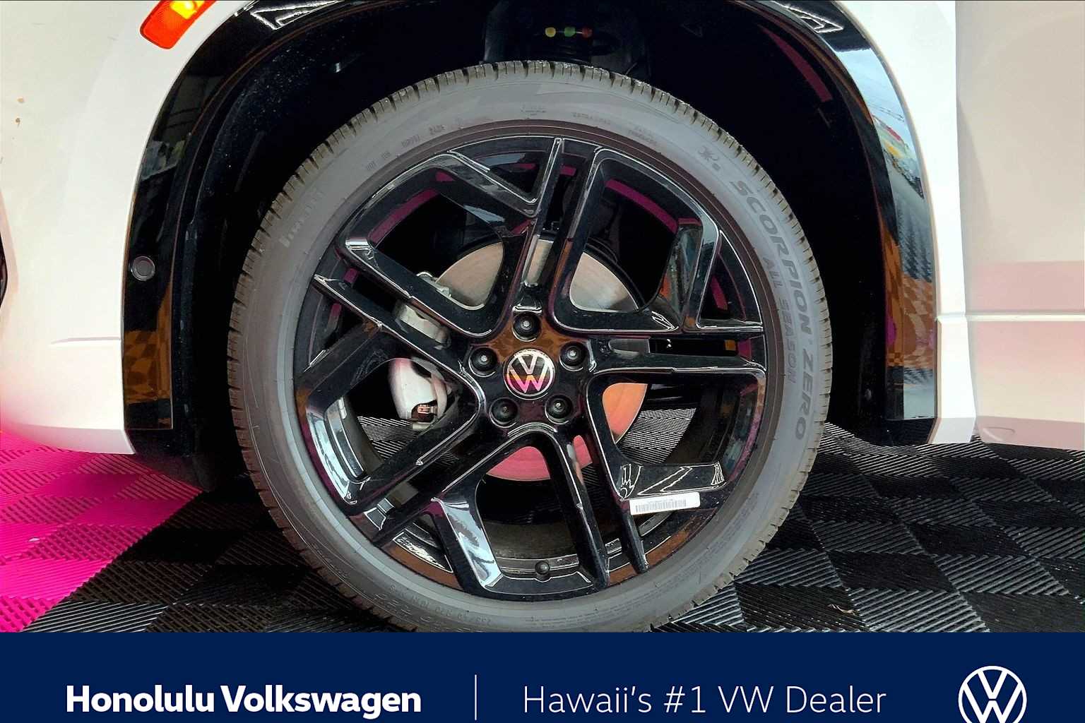 Thumbnail: 2025 Volkswagen Tiguan - 8