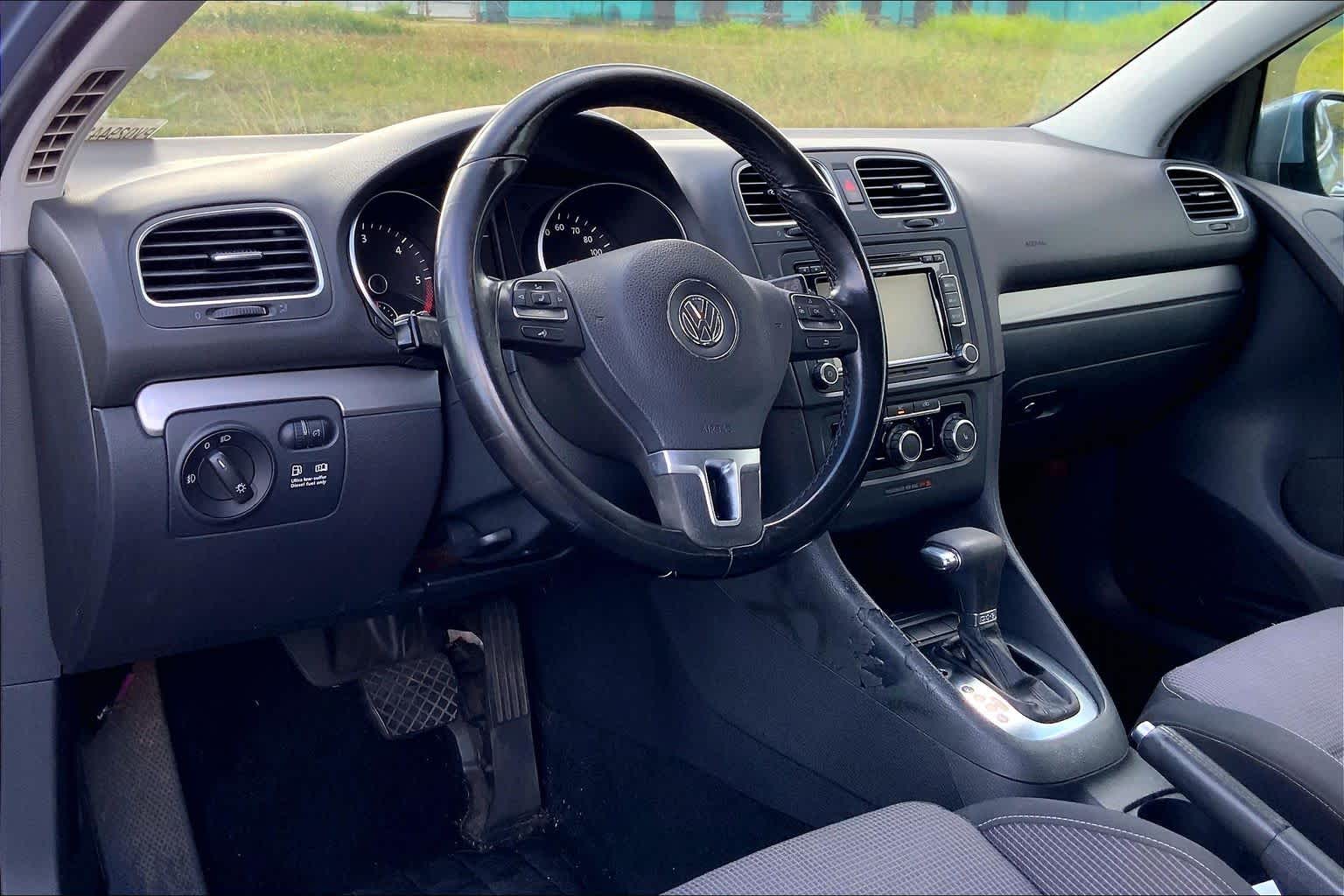 Thumbnail: 2011 Volkswagen Golf - 2