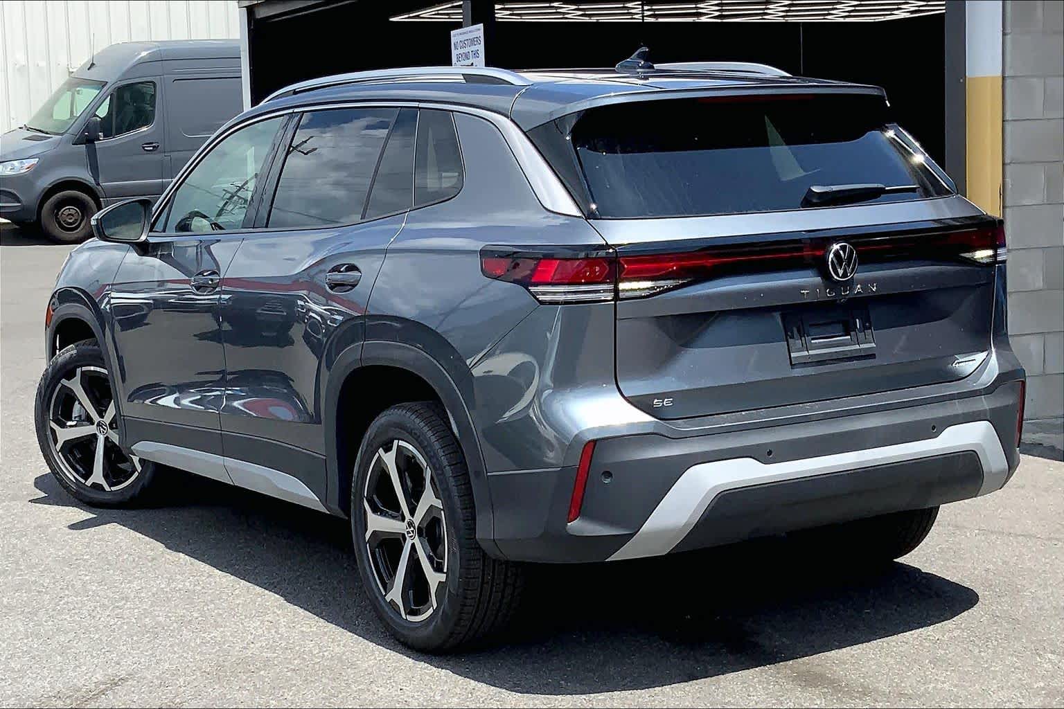 Thumbnail: 2026 Volkswagen Tiguan - 4