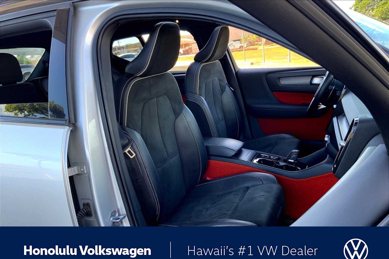 Thumbnail: 2019 Volvo XC40 - 12