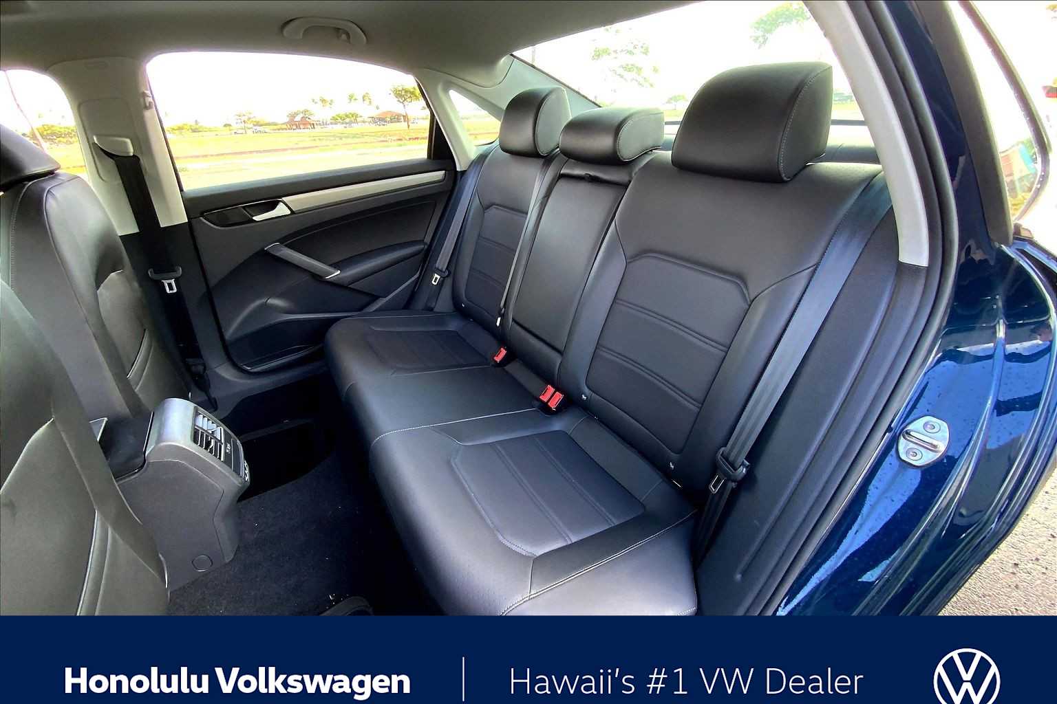 Thumbnail: 2022 Volkswagen Passat - 28