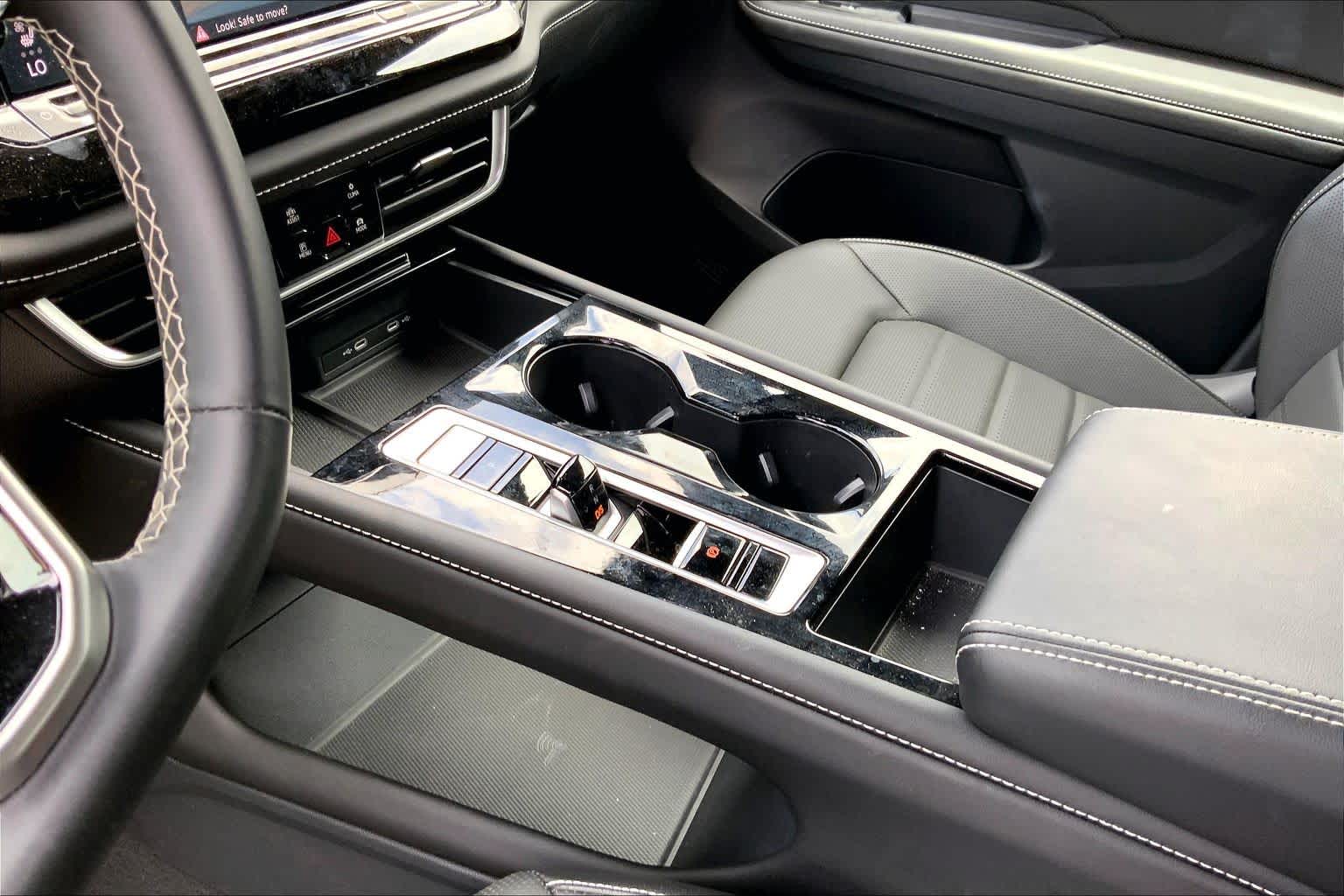 Thumbnail: 2024 Volkswagen Atlas - 16