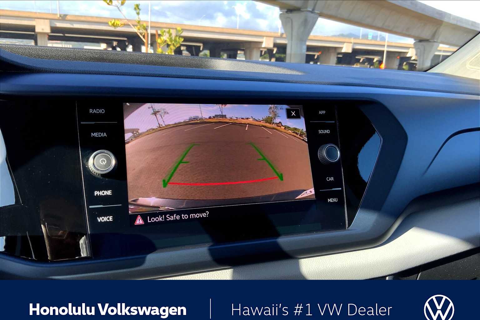 Thumbnail: 2022 Volkswagen Taos - 25