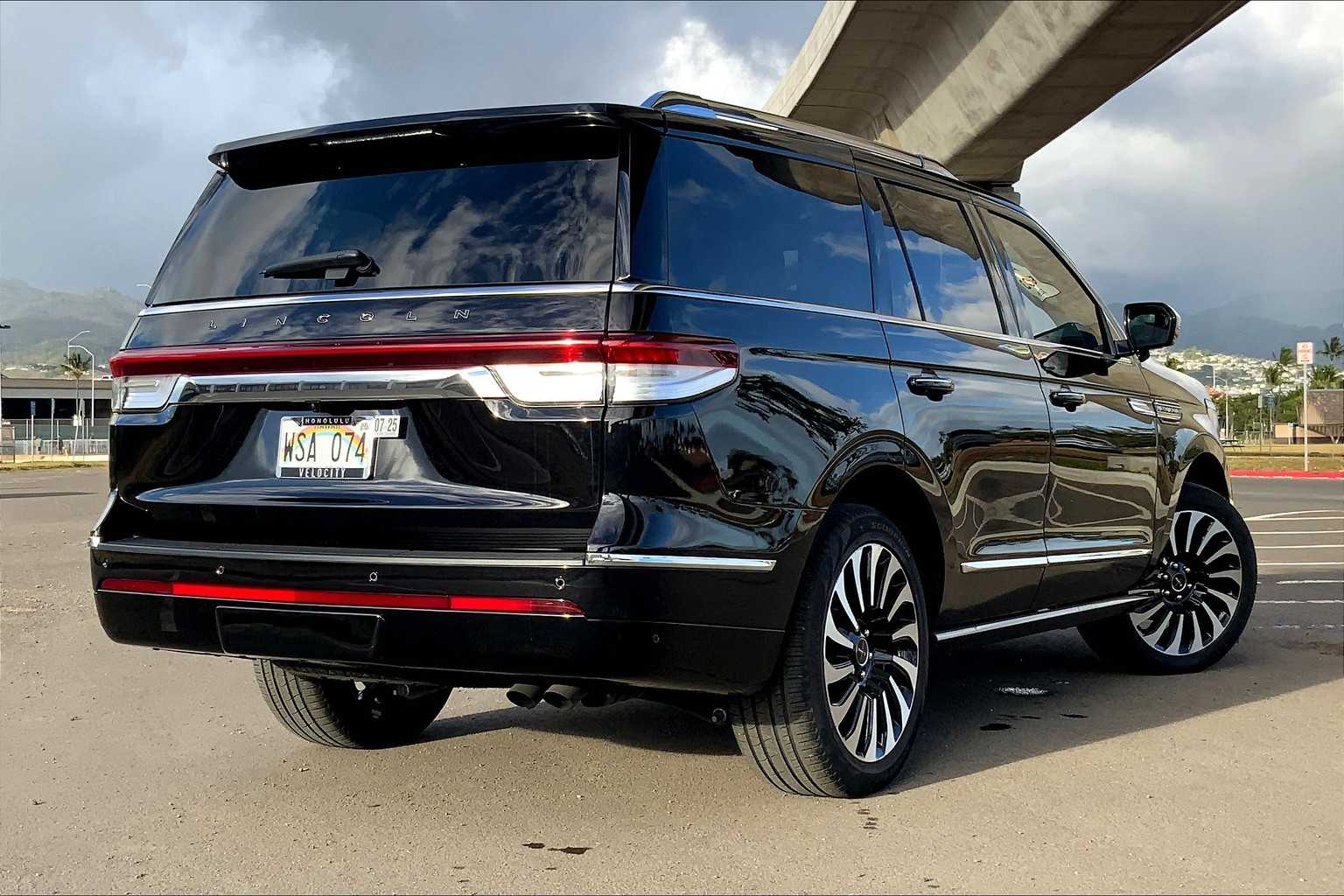 Thumbnail: 2022 Lincoln Navigator - 21
