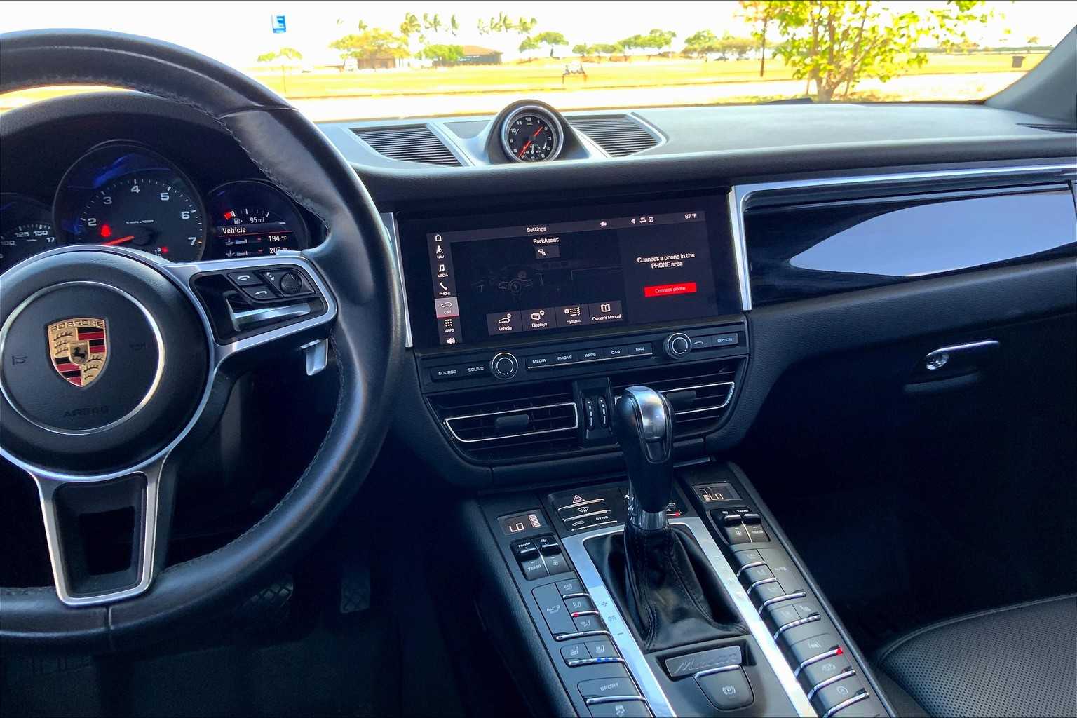 2020 Porsche Macan  14